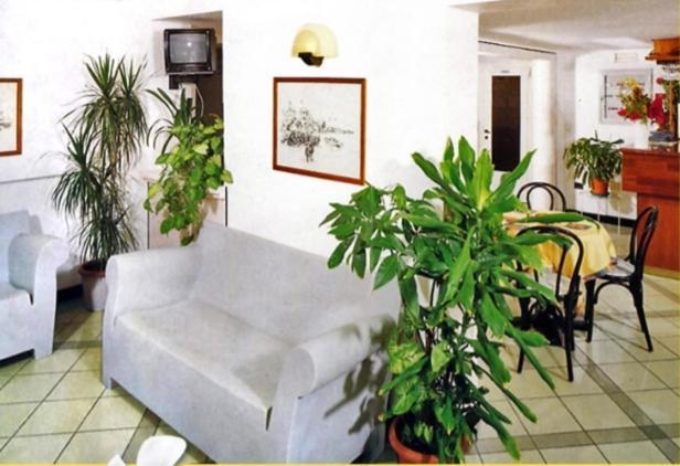B&B Villa Rocchi Rimini Bagian luar foto