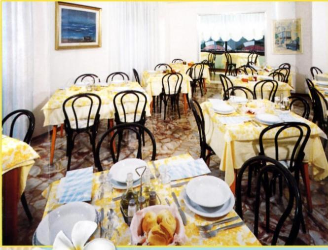 B&B Villa Rocchi Rimini Bagian luar foto