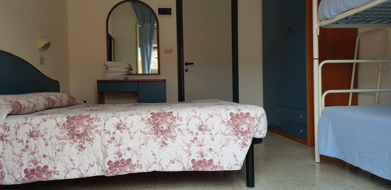 B&B Villa Rocchi Rimini Bagian luar foto